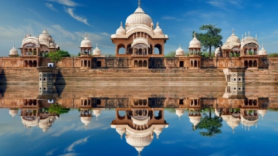 Delhi to Mathura Tempo Traveller